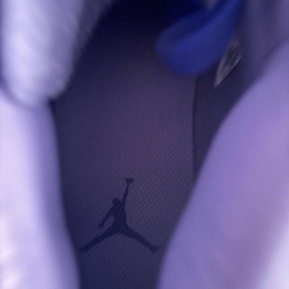 Women’s  Iron Purple/Deep royal blue Air Jordans 1 Mid SE - Picture 5 of 7